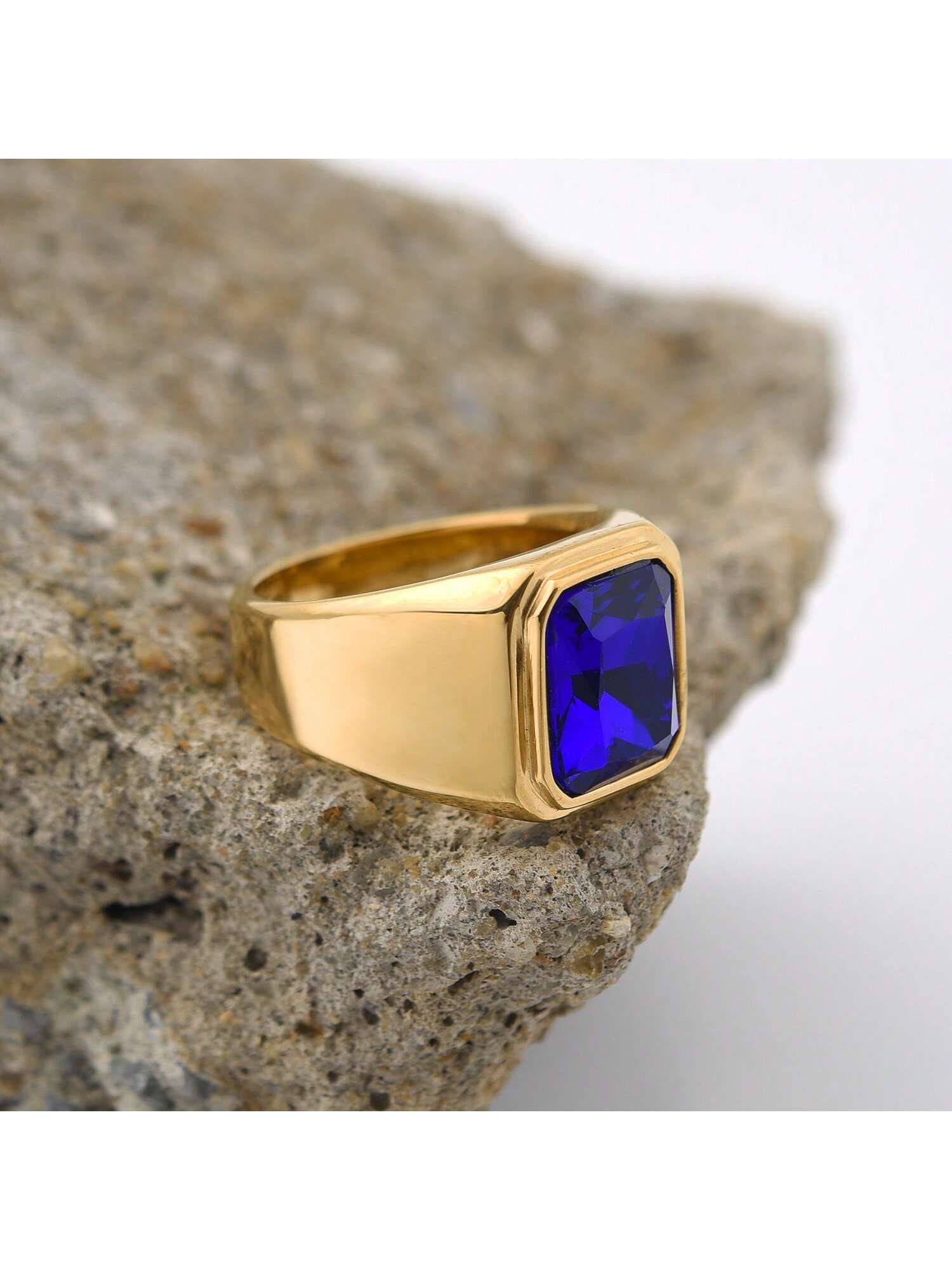 Valentine's Day Gift For Lovers, Unisex Gold-Toned Texture Ring With Unique Designer, Vintage Square Design, Fashionable And Cool-Navy Blue-1