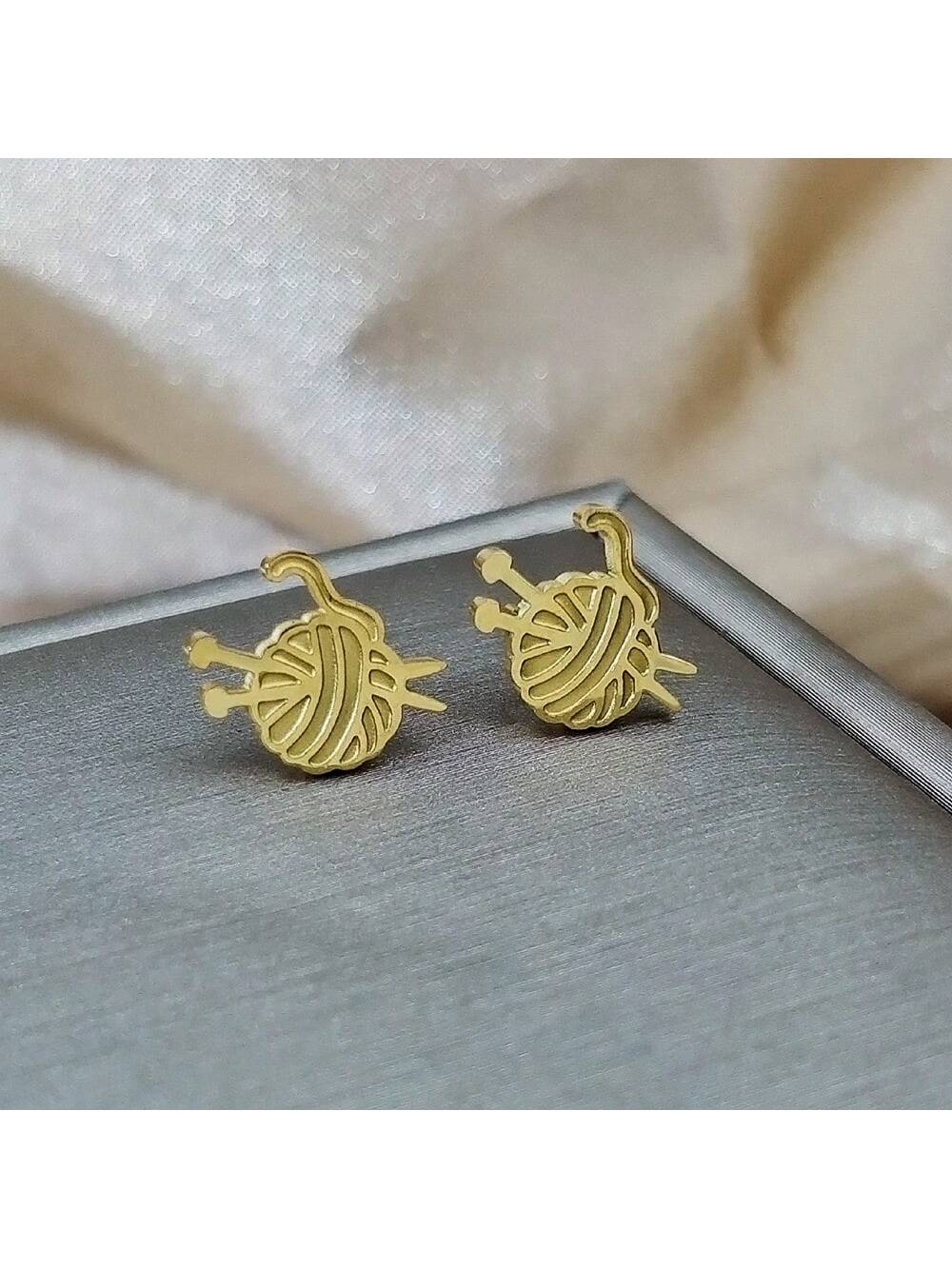 1pair Original Simple & Unique Design Wool Ball Stud Earrings, Fashionable And Suitable For Women's Daily Wear-Gold-1