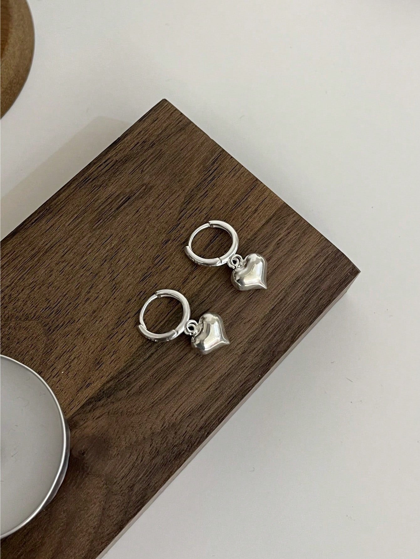 1pair Fashionable Simple Style Heart Shaped S925 Sterling Silver Earrings, Delicate And Exquisite Handmade Design, With Two-Tone Options. Suitable For Women To Wear In Daily Life, Parties, Weddings, And Other Occasions. Selected Jewellery Gift For-Silver-1