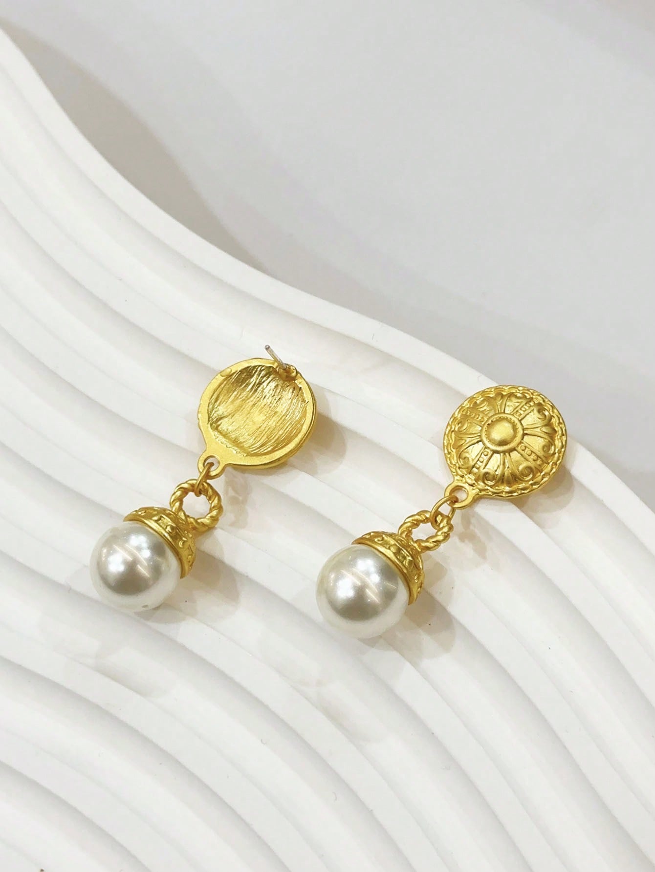 Vintage Style Relief Round Pearl Fringe Earrings--1