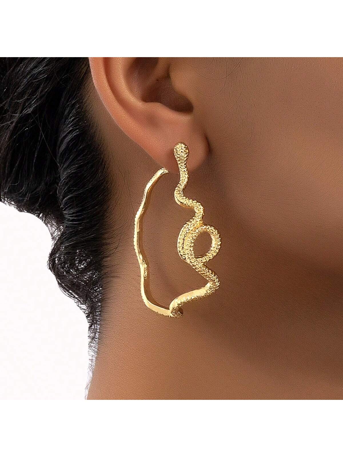 Vintage & Exaggerated Snake-Shaped Ear Cuff Earrings-Yellow Gold-1