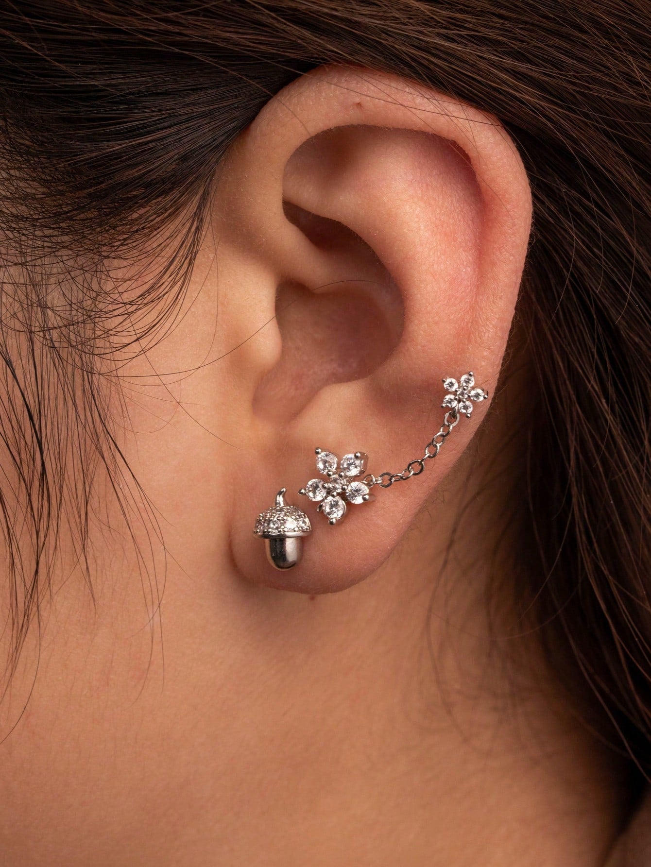 1pc French Style Stainless Steel Micro-Inlaid Rhinestone Acorn & Flower Chain Tragus Helix Stud Earring-Silver-1