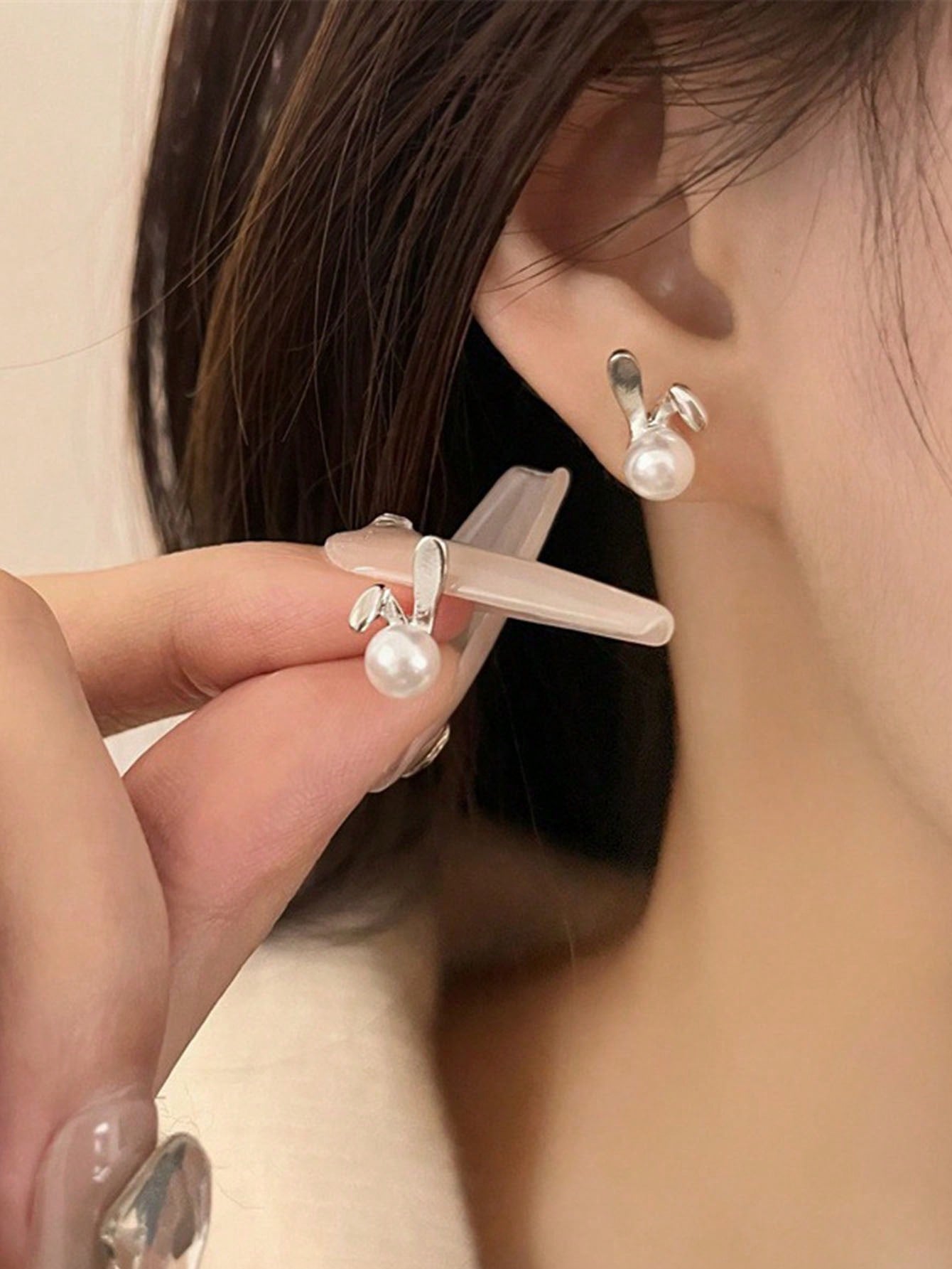 1pair Metal & Pearl Rabbit Shaped Ear Studs For Women, Exquisite And Unique Design-White-1