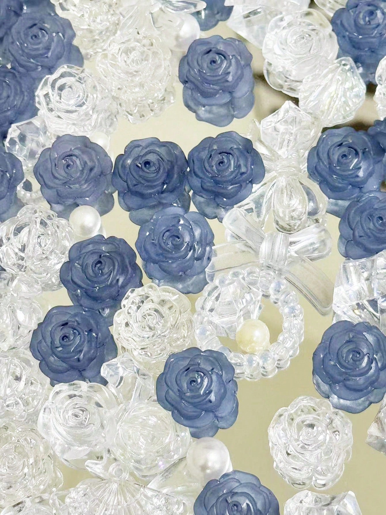 A Bag Of 70g Ice Permeating Haze Blue Three-Dimensional Roses, Handmade Bracelets, Phone Cases, Necklaces, Jewelry, Earrings, Decoration Manuals, Props, Shooting Decorations, Decorative Cards, Etc. You Can Make Homemade Gifts, Perforated-Haze Blue-1