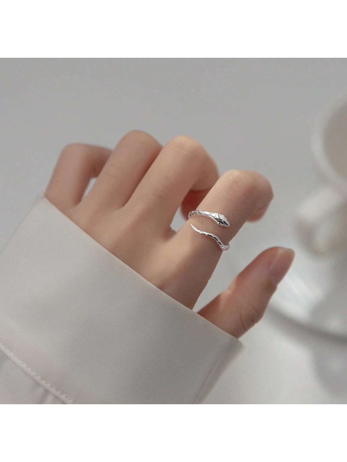 Women's Snake Shaped Ring, Fashionable, Trendy, Unique, Minimalist Patterned Snake Ring Or Band Ring-Silver-1