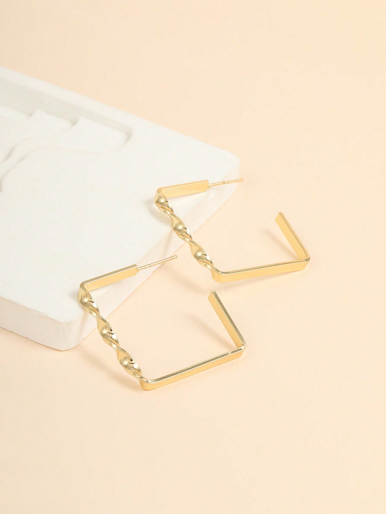 1pair Fashionable Square Shape Earrings With Twist Flower Pattern, Perfect For Parties & Casual Wear--1