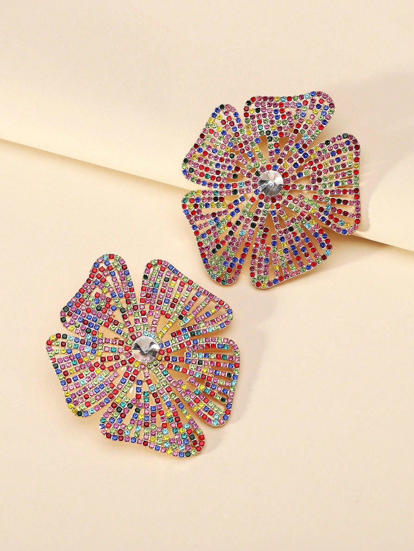 1pair Fashionable Geometric Flower Design Polyresin Decorated Stud Earrings For Women, Luxurious Party Elegant Jewelry Accessory-Multicolor-1