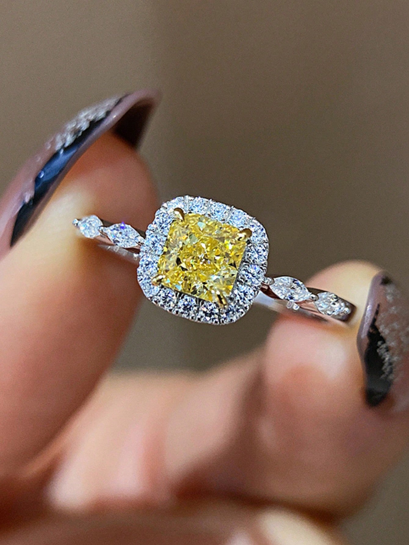 1pc Yellow Diamond High Sparkle Ring Ladies Jewelry For Women S925 Sterling Silver Zirconia Luxury Gorgeous Fine Jewelry Gift For Wedding Promise Ring-Yellow-1