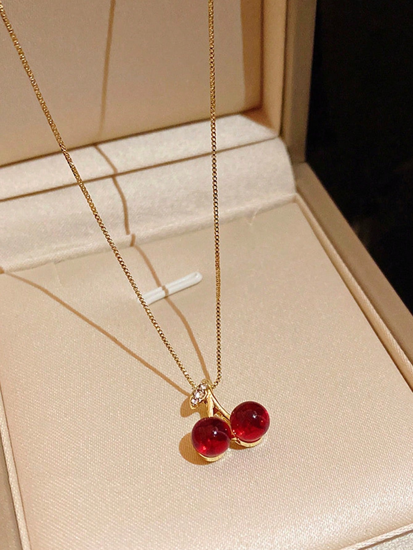 Japanese And Korean Style Red Cherry Pendant Necklace For Women, Light Luxury Collarbone Chain Accessory, 1pc-Gold-1