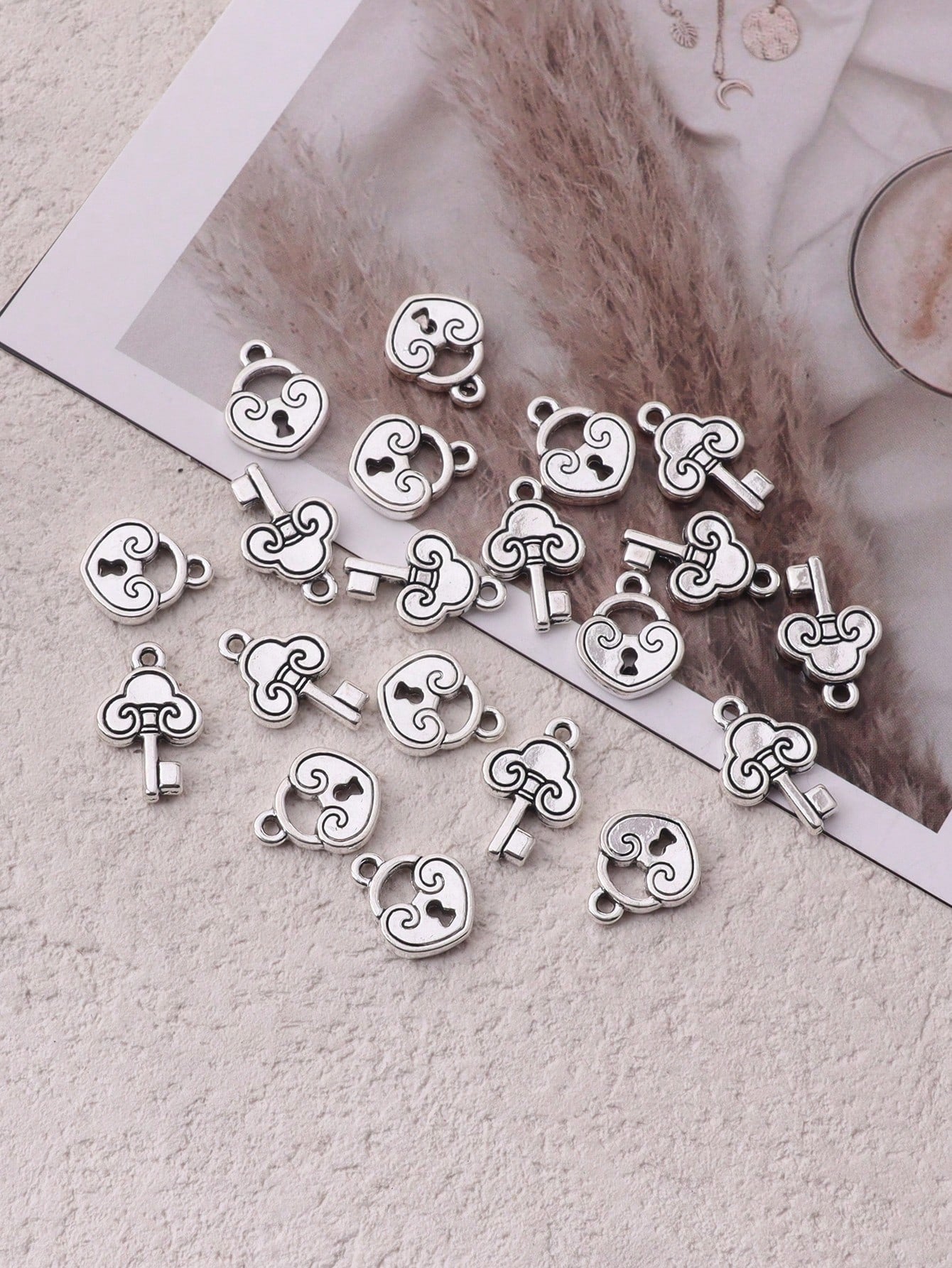 20pcs Fashionable 3d Alloy Plated Mini Heart Shaped Lock & Key Pendant For Diy Earrings, Necklaces, Keychains, Decorative Crafts-Antique Silver-1