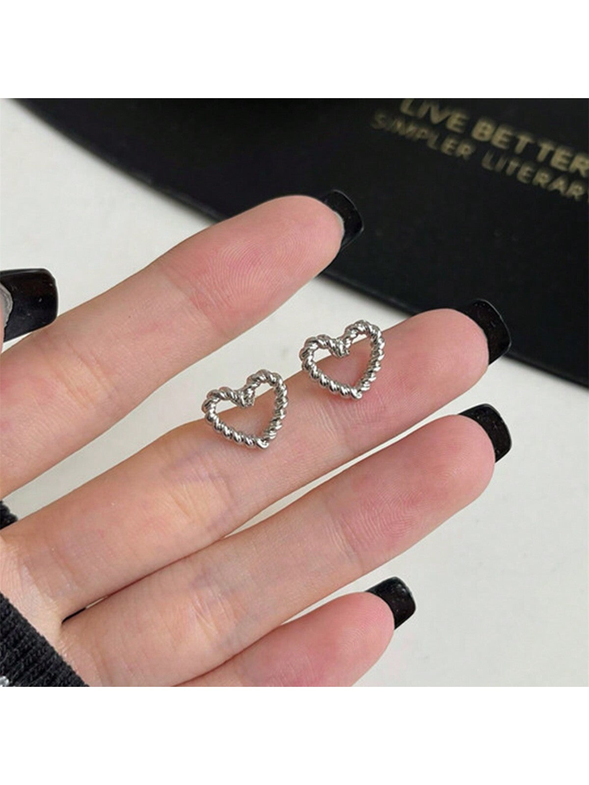 1pair Small Geometric Heart Shaped Stud Earrings--1