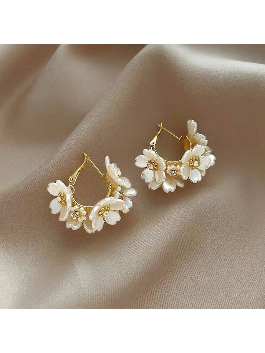 1pc Korean Style 2024 New Arrival All-Match Floral Design Earrings With Chic And Trendy Ins Style For Women-White-1