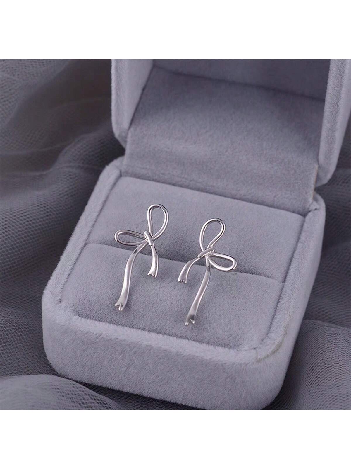 1pair Geometric Design Bowknot Stud Earrings For Women--1