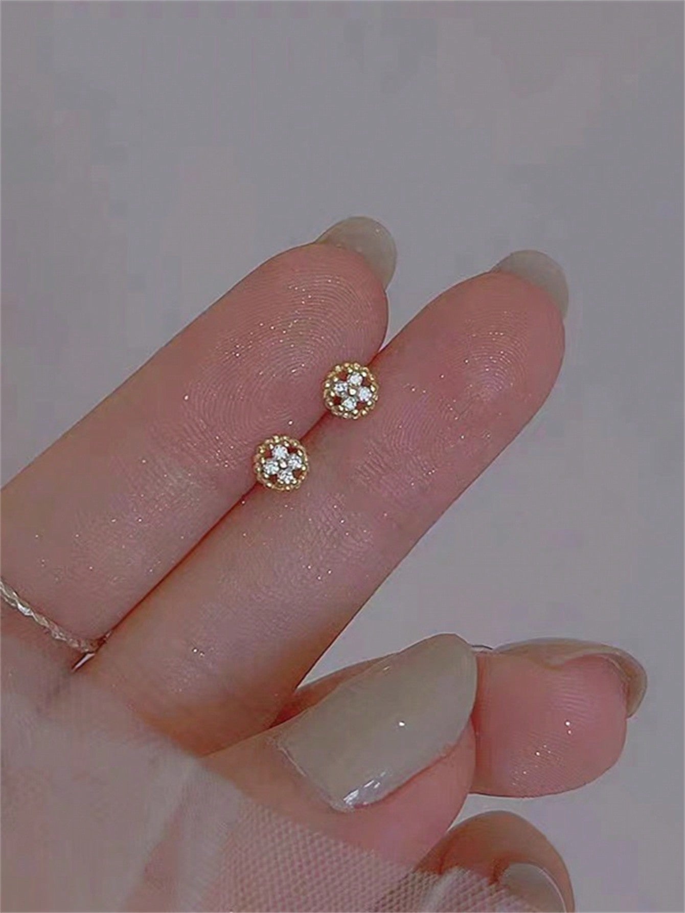 1pair/Set Miniature Round Hollow Out Stud Earrings, Delicate & Lovely Floral Design, Fashionable & Versatile Accessory For Women-Yellow Gold-1