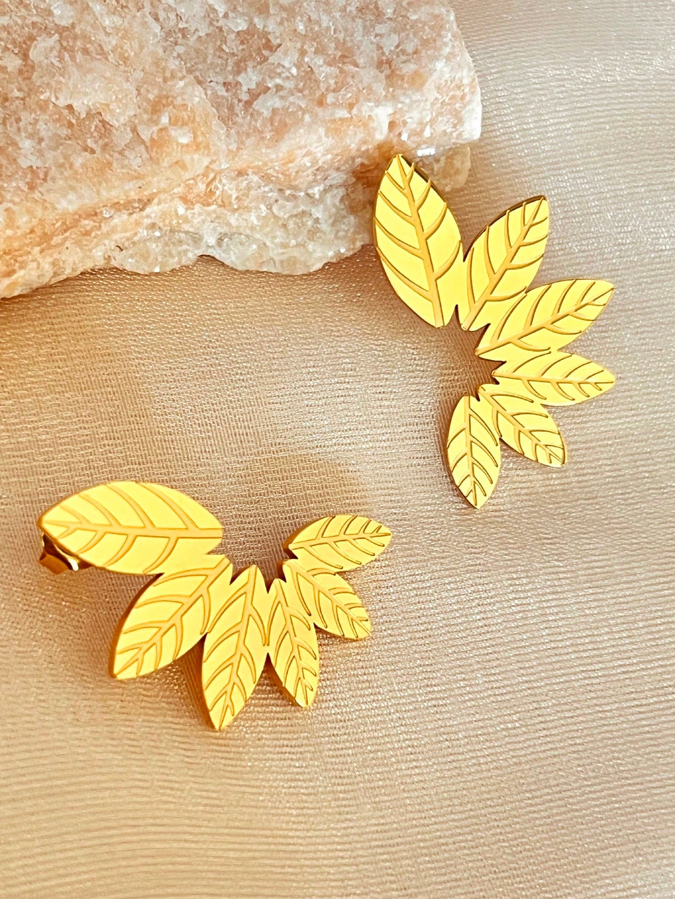 1pair Metallic Flower & Leaves Design Fashionable French-Style Ins Sense Stud Earrings For Women, Valentine's Day Jewelry Gift-Yellow Gold-1