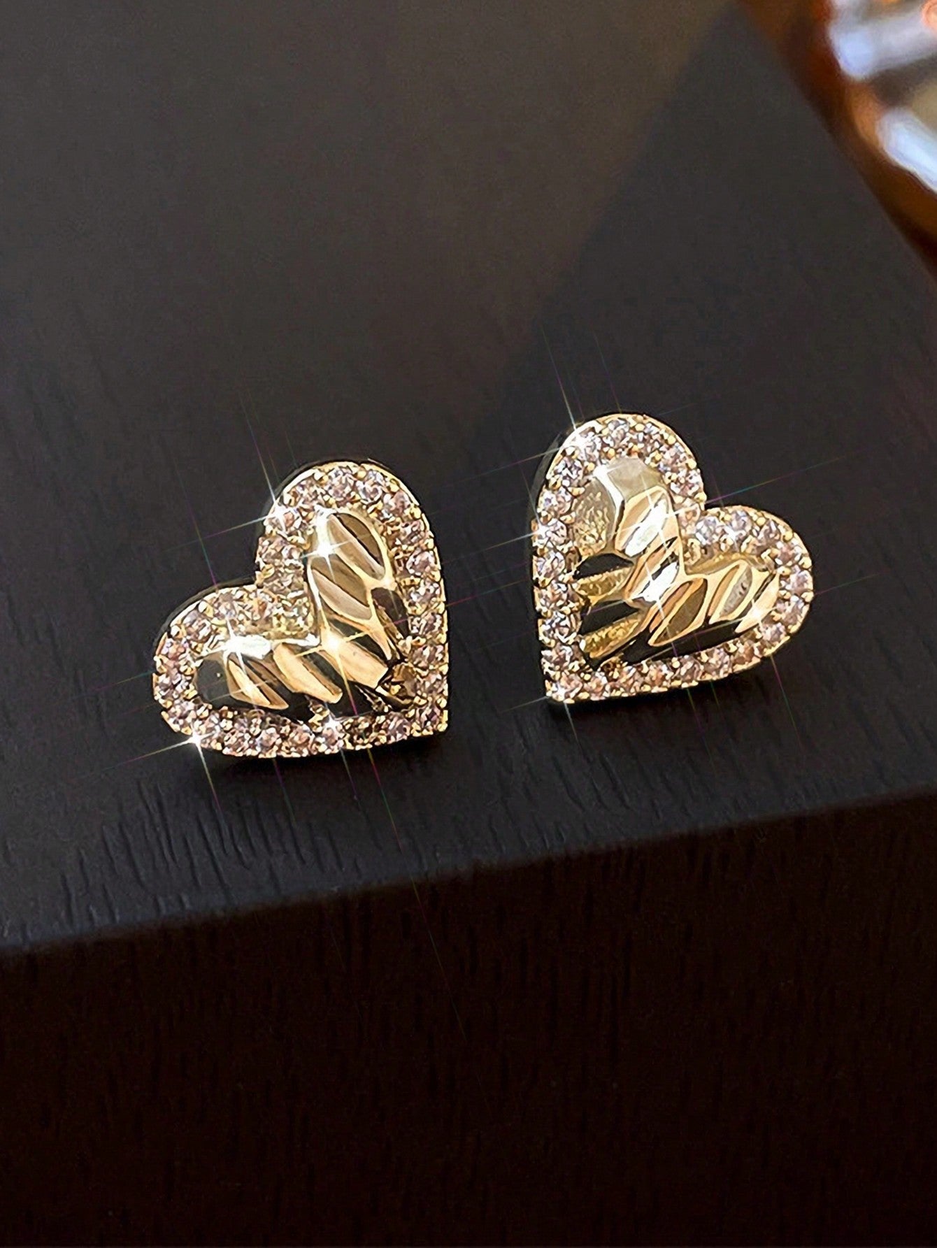 Fashionable Heart Shaped Stud Earrings With Folds And Full Of Rhinestones, Suitable For Festive Parties, Weddings, And Valentine's Day Exclusive Gift-Gold-1