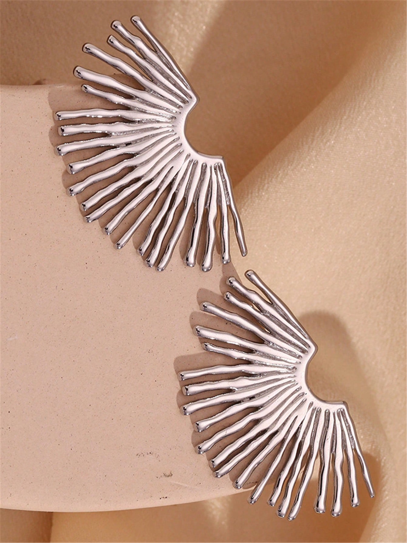 1pair Exaggerated Geometrical Earrings In European And American Style--1