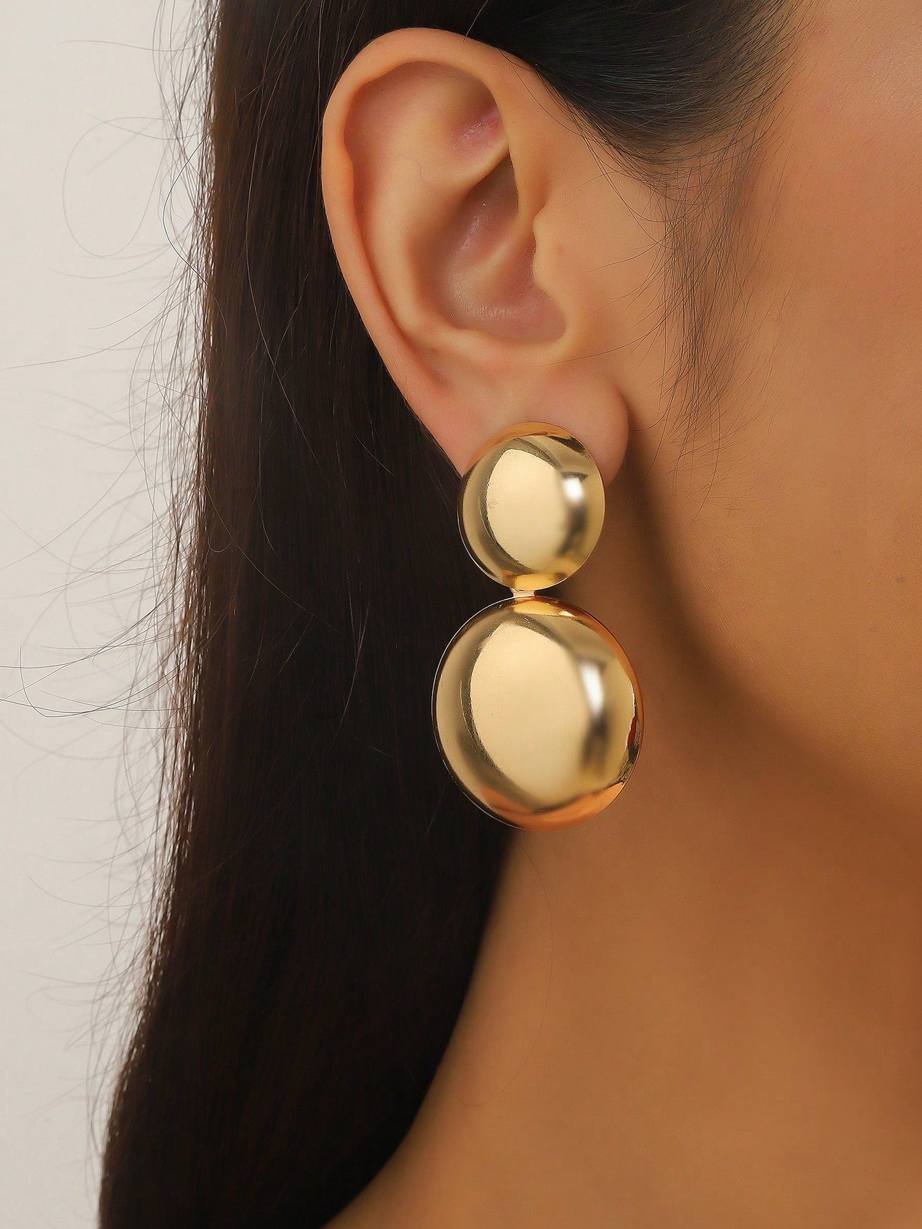 Earrings Set Featuring Unique Exaggerated Square Studs And Round Wavy Hoops-Round-1